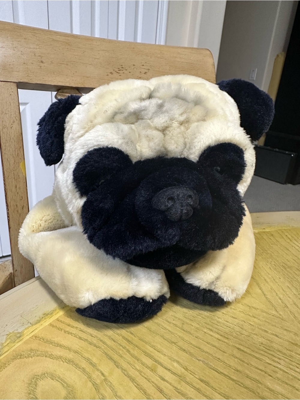FAO Schwarz Large Plush Pug Dog in Cream and Black - Picture 2 of 7